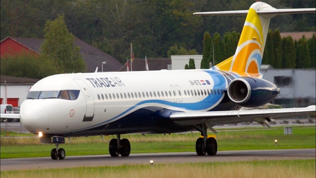 Fokker 100 Exterior