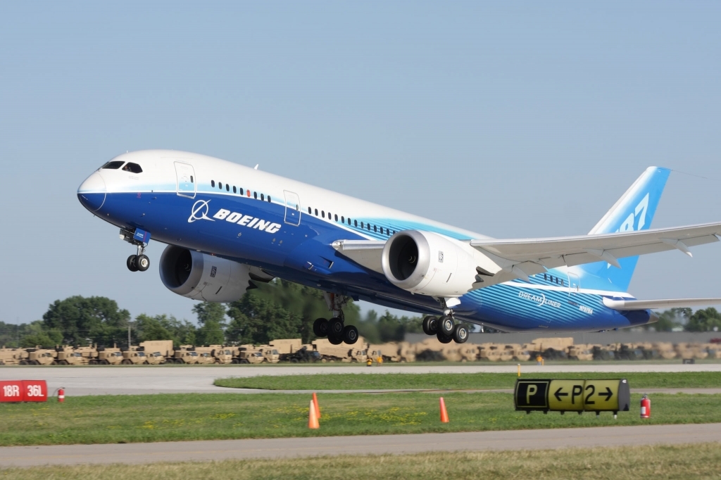 Boeing 787 Spy Photos