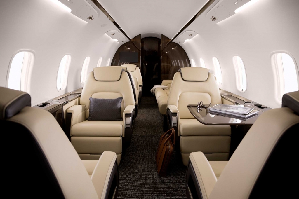 Bombardier Challenger 350 Images