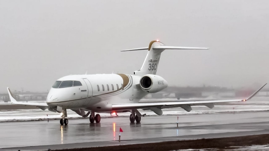 Bombardier Challenger 350 Spy Shots