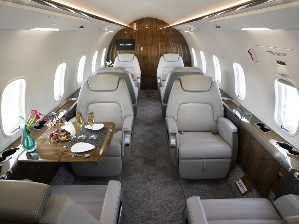 Bombardier Challenger 350 Wallpaper