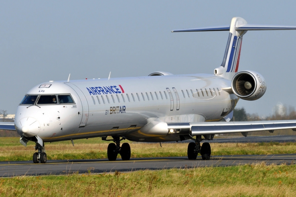 Bombardier CRJ1000 Wallpaper