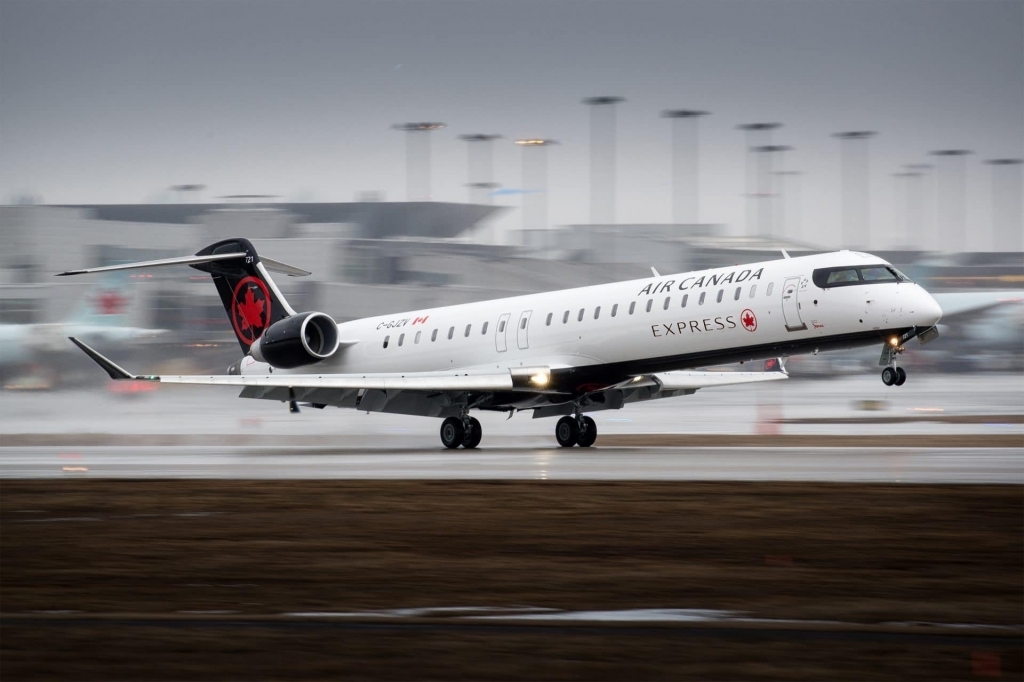 Bombardier CRJ900 Exterior