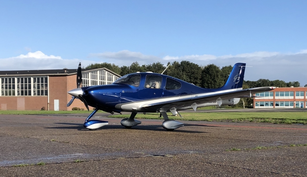 Cirrus SR22 Images