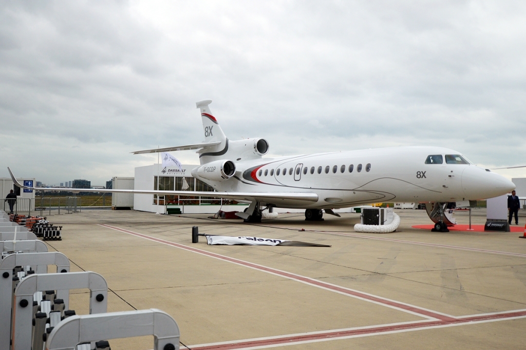 Dassault Falcon 8X Images