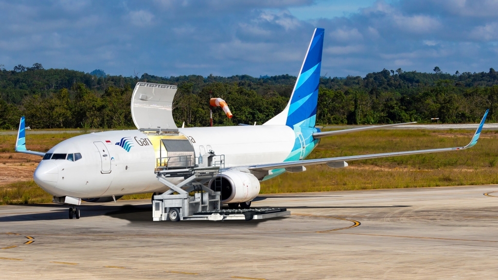 Boeing 737800BCF Powertrain