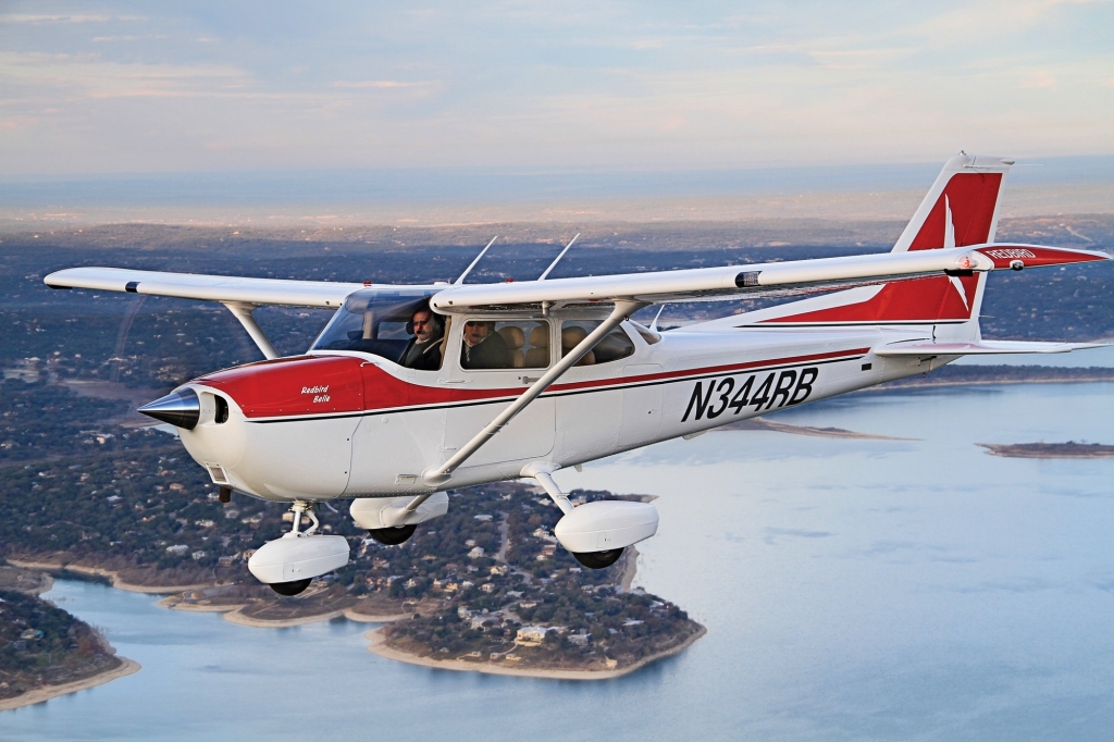 Cessna Skyhawk Pictures