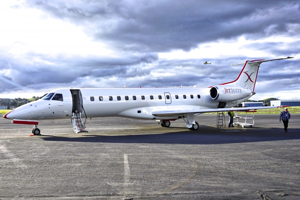 Embraer ERJ135 Interior