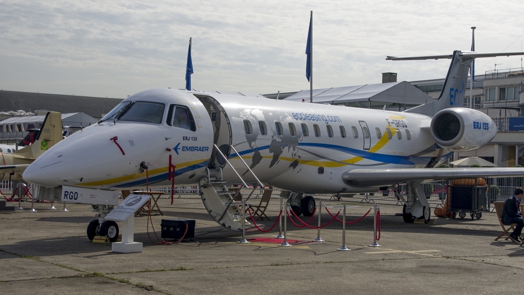 Embraer ERJ135 Interior