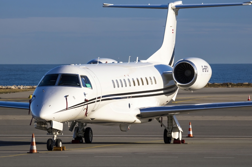 Embraer Legacy 650 Images