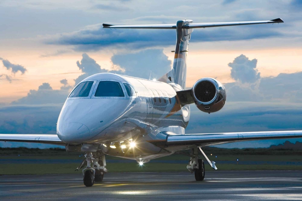 Embraer Phenom 300 Specs