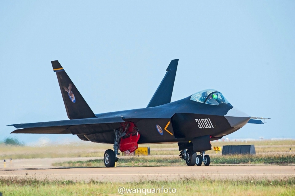 Shenyang J31 Stealth Fighter Spy Photos