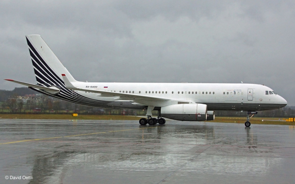 Tupolev Tu214 Exterior