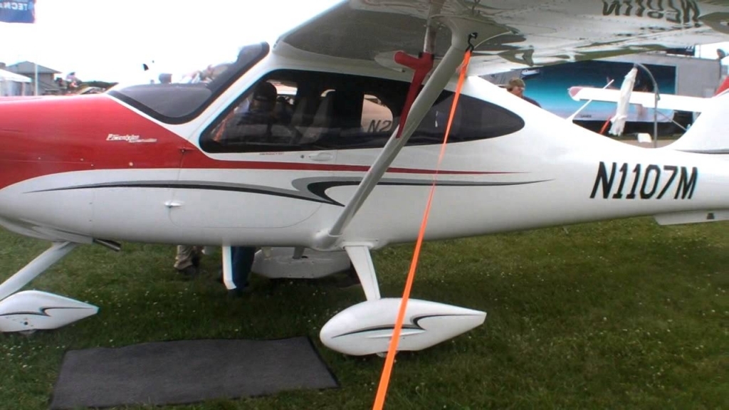 Tecnam P2010 Pictures